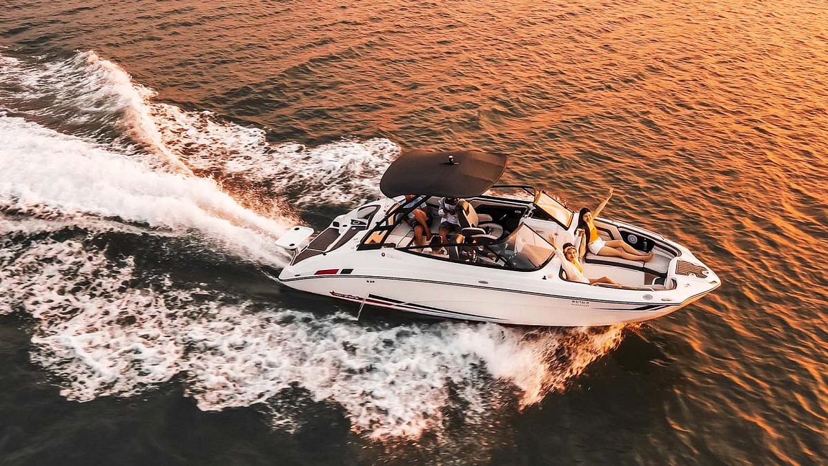 Аренда катера Yamaha AR240 на Пхукете для отдыха и рыбалки